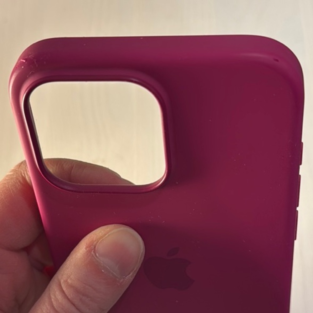 iPhone 16 Pro Max Silicone Case Fuchsia - Picture 5 of 8
